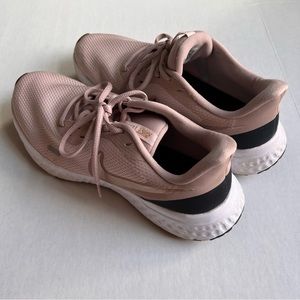 Pink and Rose Gold Nike Run Swift